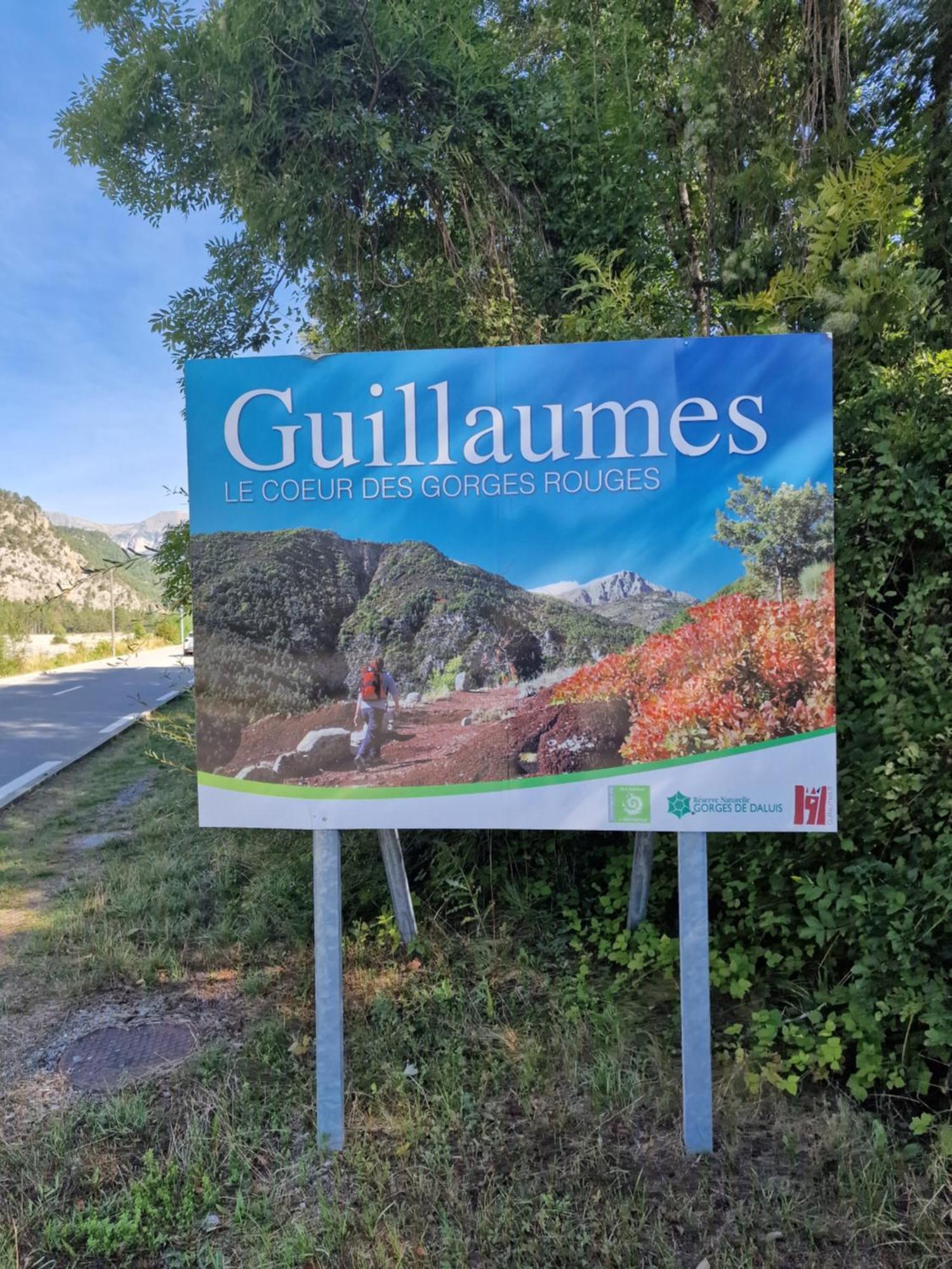 Magnifique Grande Caravane Aux Gorges De Daluis Hotel Guillaumes Luaran gambar