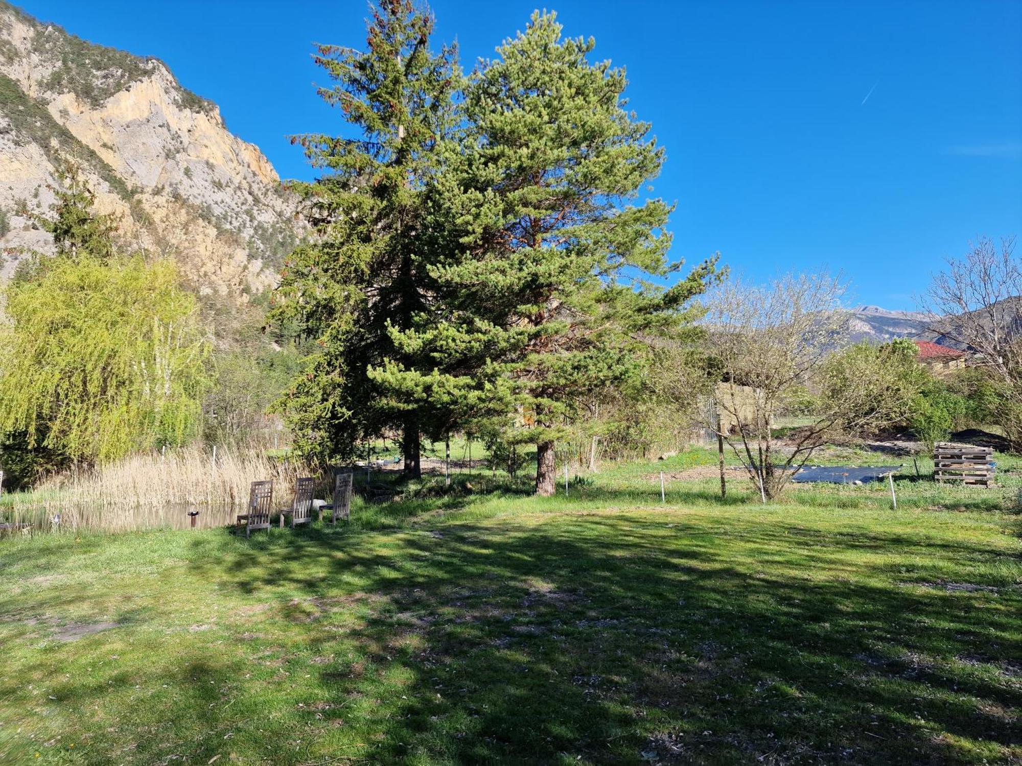 Magnifique Grande Caravane Aux Gorges De Daluis Hotel Guillaumes Luaran gambar